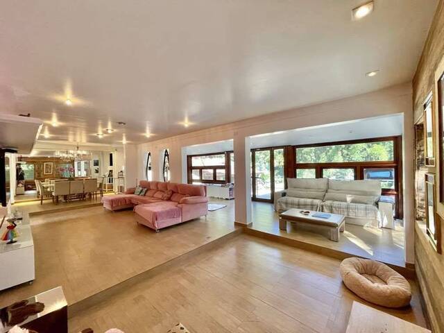 Venda em Cotia - Cotia