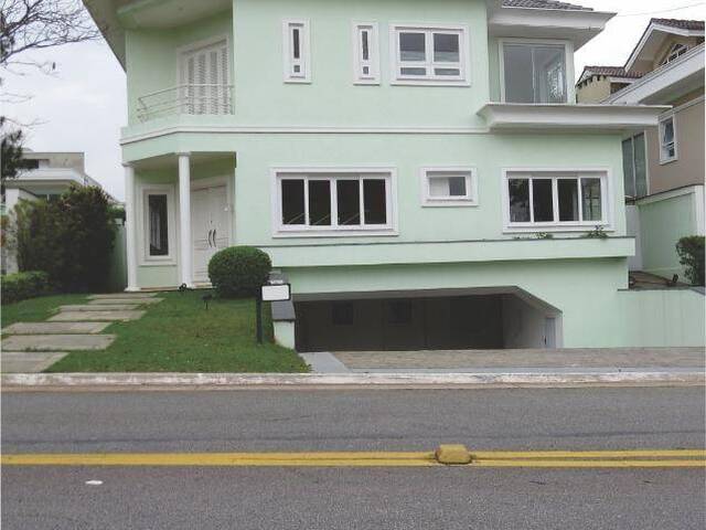 #CA0563 - Casa em condomínio para Venda em Santana de Parnaíba - SP