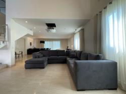 Casa para Venda em Santana de Parnaíba - 5