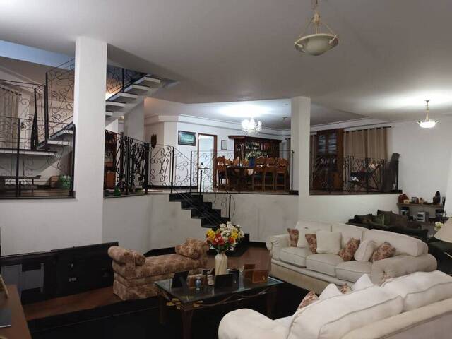 #CA3612 - Casa para Venda em Santana de Parnaíba - SP